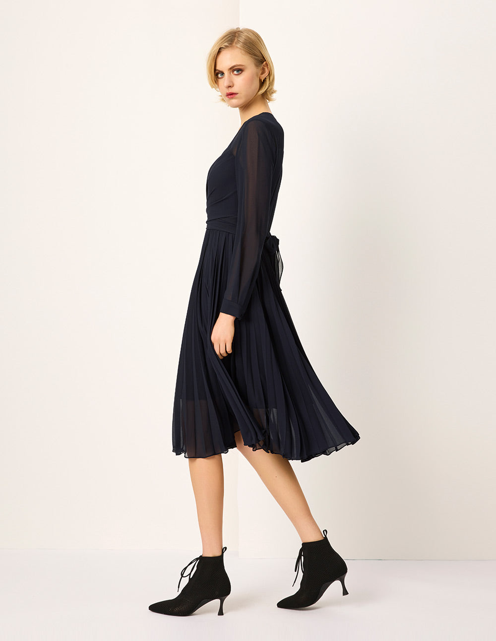 MARYLING V-Neck Long-Sleeve Wrap Tie-Waist Pleated Midi Dress