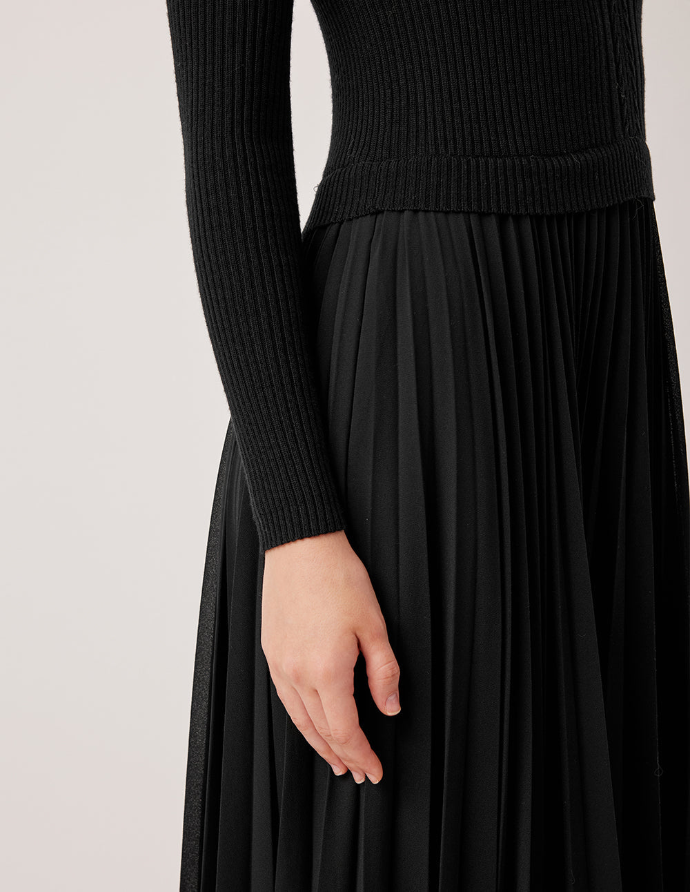 MARYLING Round Neck Long Sleeve Patchwork Wool Pleated Midi Knit Dress